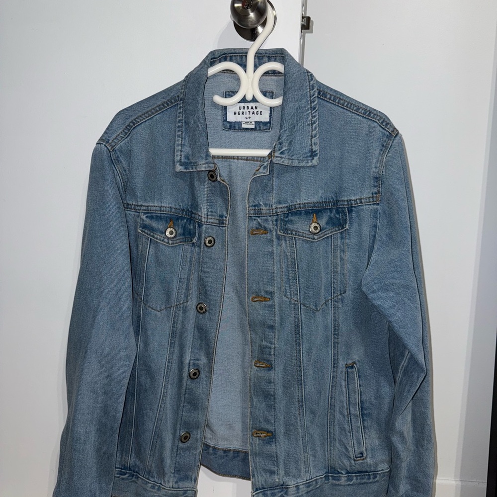 Urban Heritage Light Blue Denim Jacket with Classic Stitching